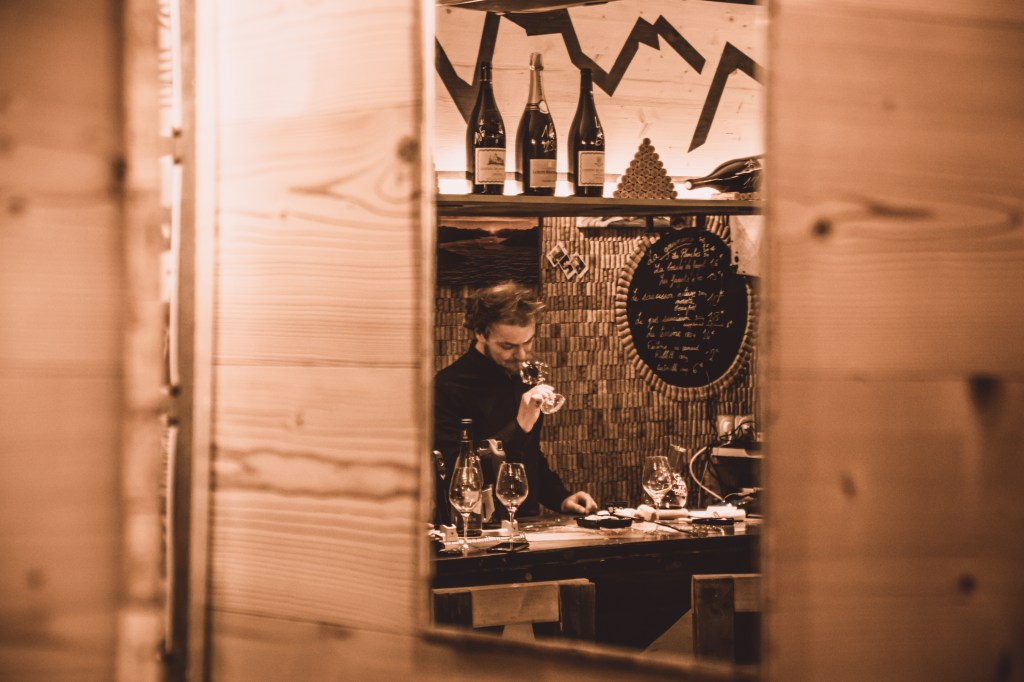 Bar à vin la rosiere
photo : julia poletto (les travauxdejulia.com)