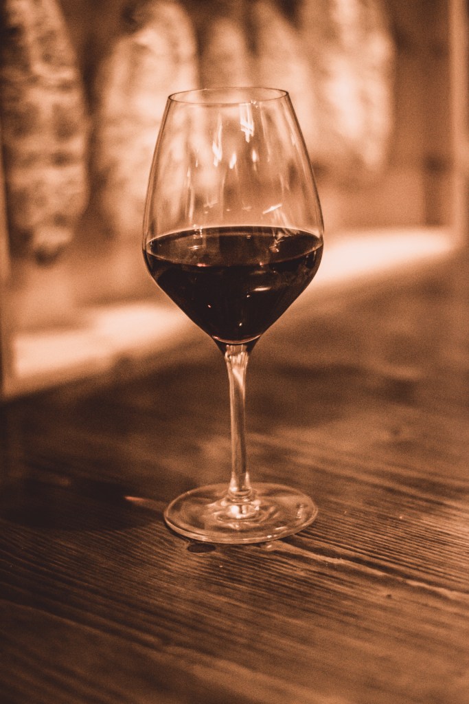 Bar à vin la rosiere
photo : julia poletto (les travauxdejulia.com)